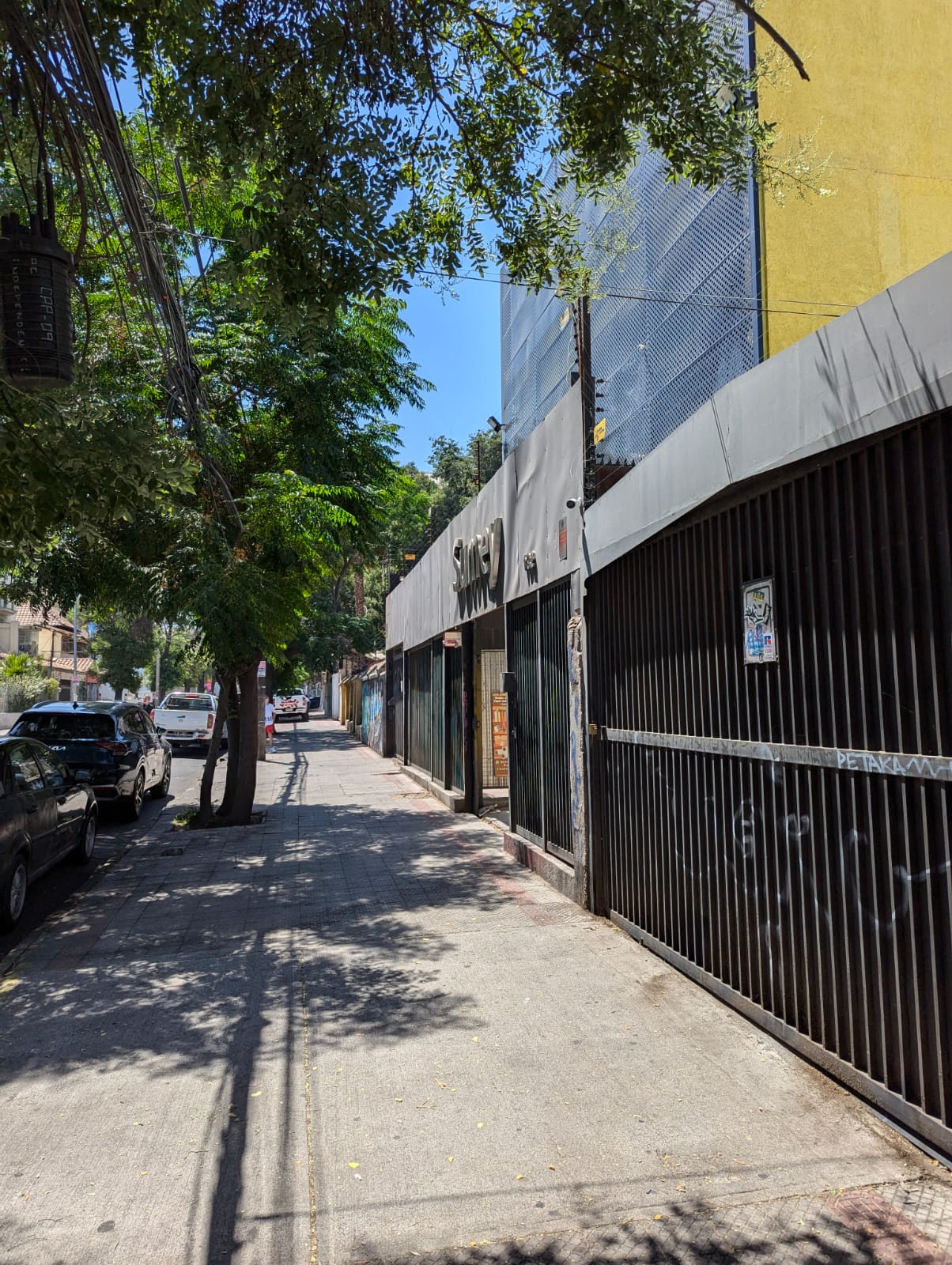 Textil Sumey - Local 2 Antonia López de Bello 192